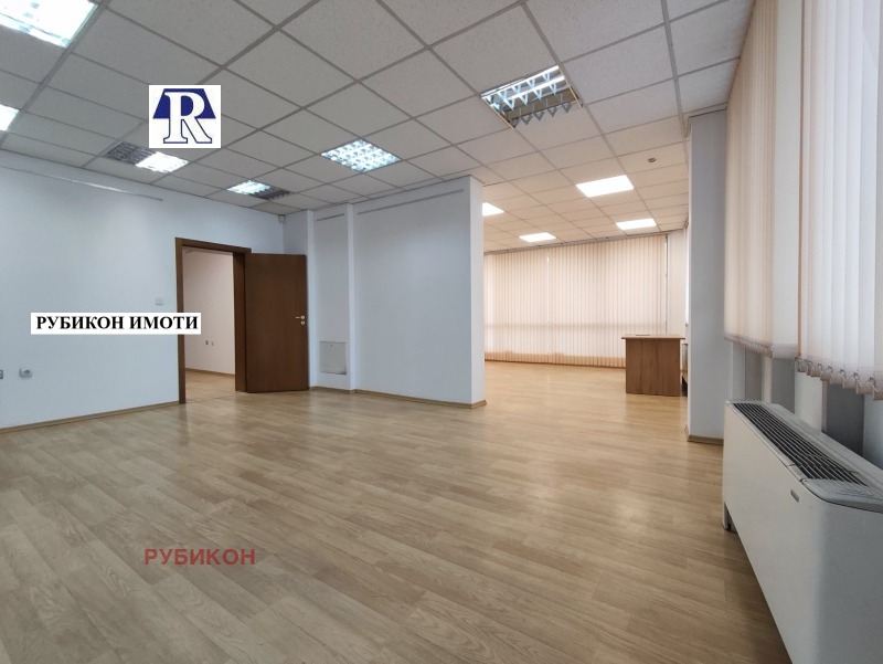 Под наем ОФИС, град Пловдив, Каменица 2 • 850 € • 41719516 1 — Holmes.bg Под наем ОФИС, град Пловдив, Каменица 2 • 850 € • 41719516 1