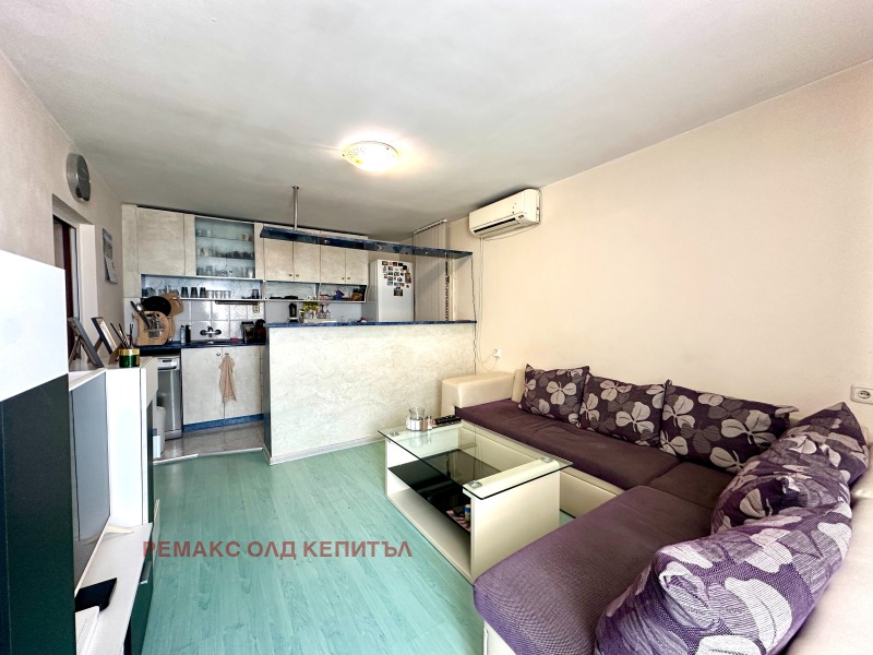 Под наем 3-СТАЕН, град Велико Търново, Зона Б • 750 лв. / 383.47 € • 22621452 1 — Holmes.bg Под наем 3-СТАЕН, град Велико Търново, Зона Б • 750 лв. / 383.47 € • 22621452 1