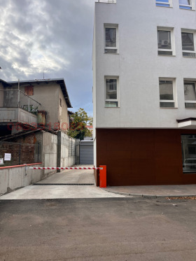 Обява Дава под наем ГАРАЖ,град Русе, Център