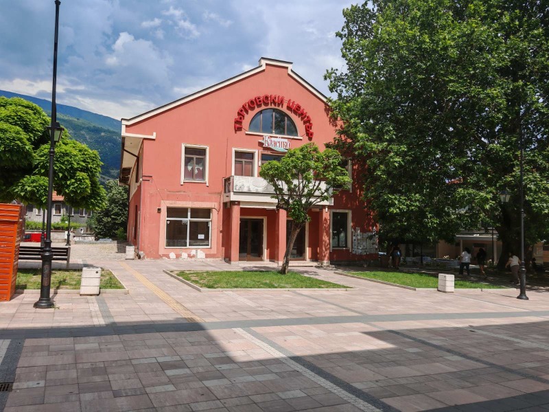 Под наем ЗАВЕДЕНИЕ, област Пловдив, гр. Карлово • по договаряне • 18737394 1 — Holmes.bg Под наем ЗАВЕДЕНИЕ, област Пловдив, гр. Карлово • по договаряне • 18737394 1