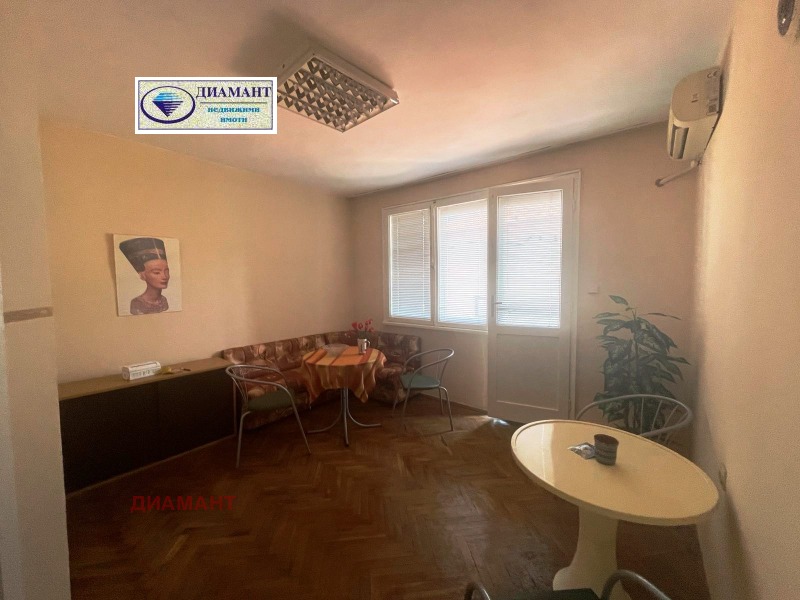 Под наем 3-СТАЕН, град Русе, Център • 390 € • 38816276 1 — Holmes.bg Под наем 3-СТАЕН, град Русе, Център • 390 € • 38816276 1
