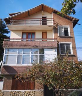 Продажба на етажи от къща в област Шумен - изображение 15 