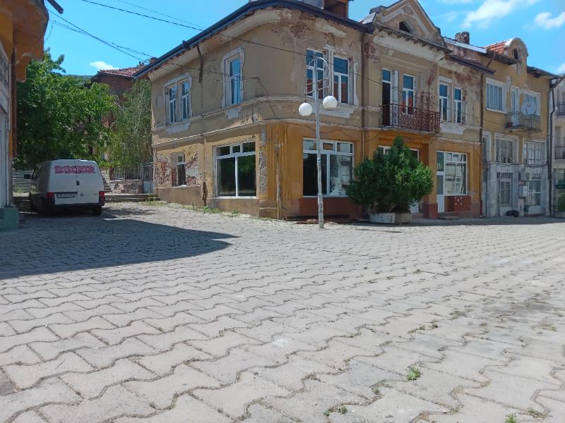 Продава  Къща област Кюстендил , гр. Бобошево , 580 кв.м | 92068596