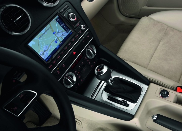 Audi A3 Cabriolet spécifications techniques et consommation de carburant —  AutoData24.com