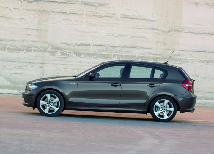BMW 1er 1er (E87) • 118d (122 Hp) technische Daten und Kraftstoffverbrauch  — AutoData24.com
