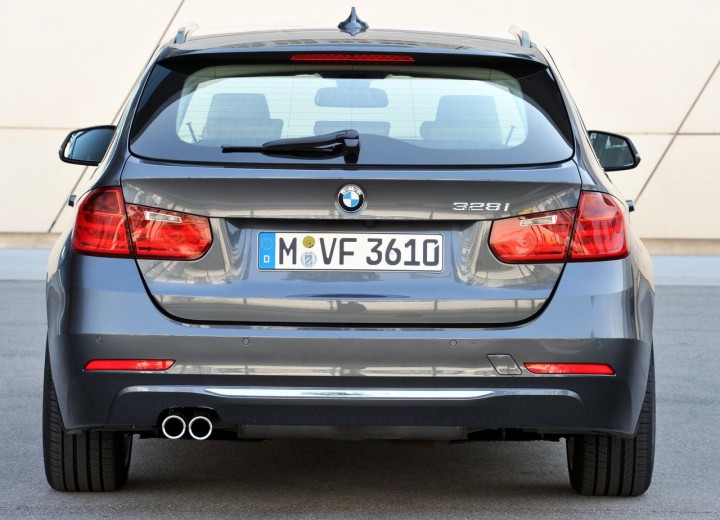 BMW 3er 3er Touring (F31) • 318d (143 Hp) technical specifications and fuel  consumption —