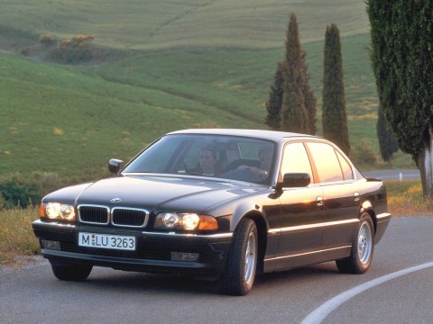 Технически характеристики за BMW 7er (E38)