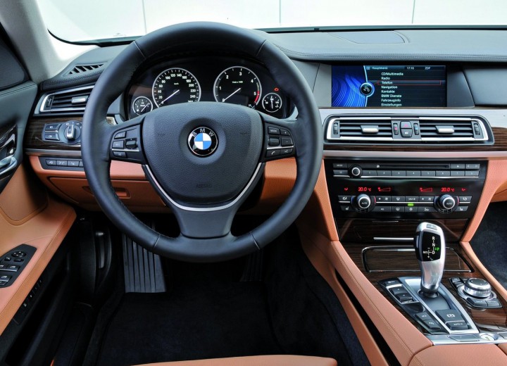 BMW 7er (F01) technische Daten und Kraftstoffverbrauch — AutoData24.com