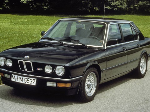 Technical specifications and characteristics for【BMW M5 (E28)】