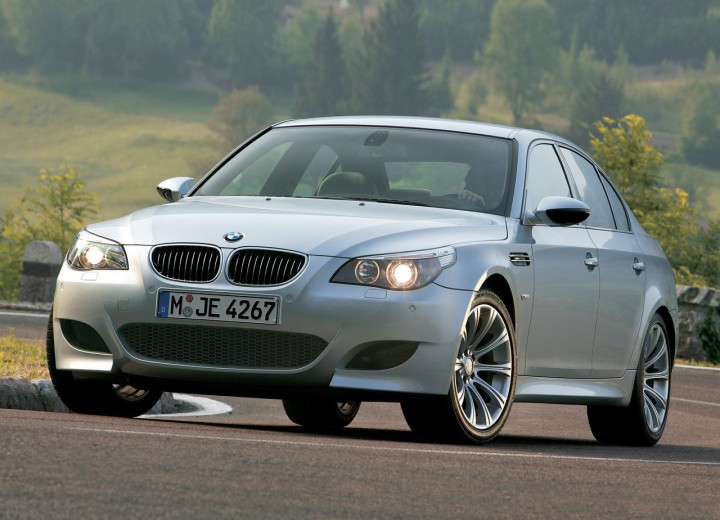 BMW M5 M5 (E60) • 5.0 i V10 (507 Hp) caractéristiques techniques et  consommation de carburant — AutoData24.com