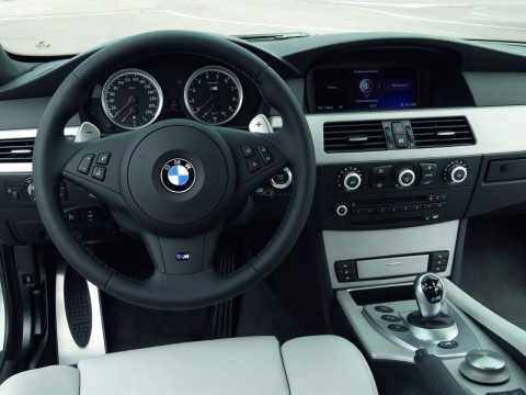 Technical specifications and characteristics for【BMW M5 Touring (E61)】