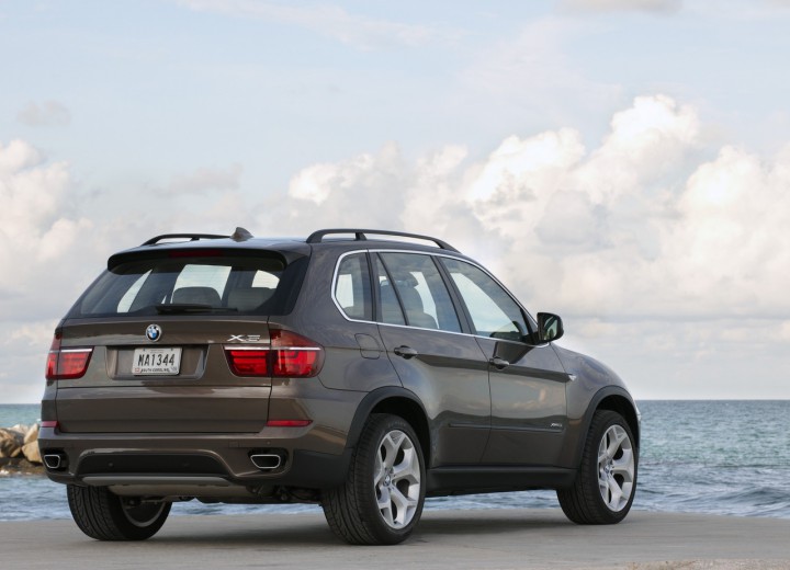 BMW X5 (E70) Restyling technical specifications and fuel consumption —