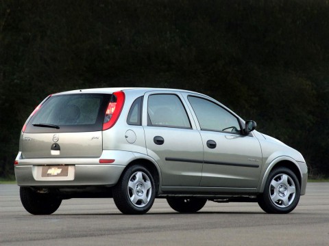 Technical specifications and characteristics for【Chevrolet Corsa Combi (GM 4200)】