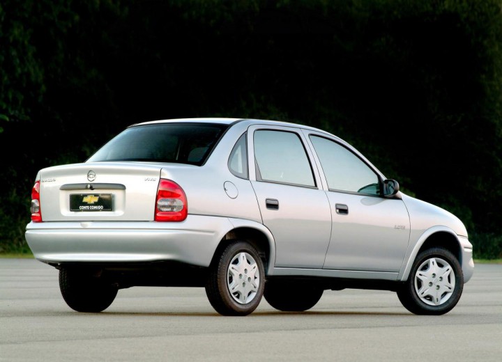  Chevrolet Corsa Corsa Sedan (GM  ) •  .  i (  Hp) especificaciones técnicas y consumo de combustible — AutoData2 .com