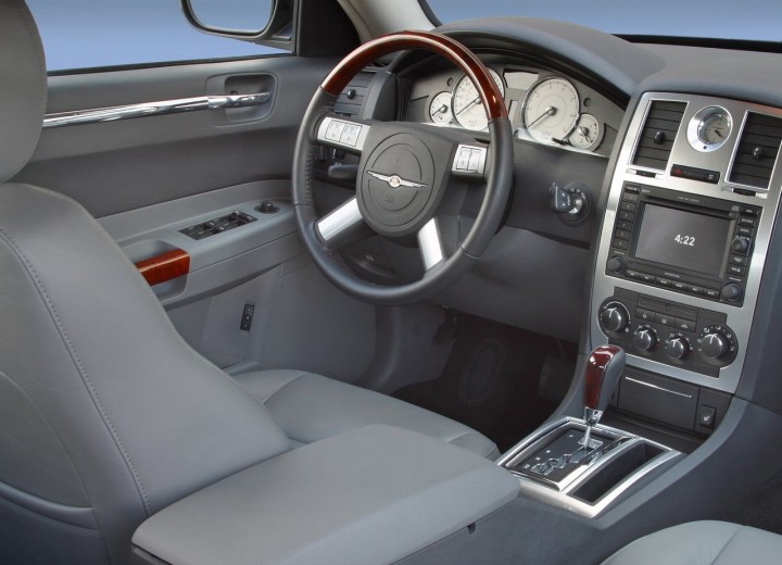 Chrysler 300C 300C • 3.0 24V Crd (218 Hp) Specificații Tehnice Și Consum De Combustibil — Autodata24.Com