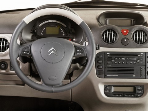 Technical specifications and characteristics for【Citroen C3 (Mk I)】