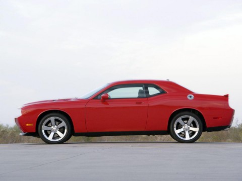 Technical specifications and characteristics for【Dodge Challenger SRT8】