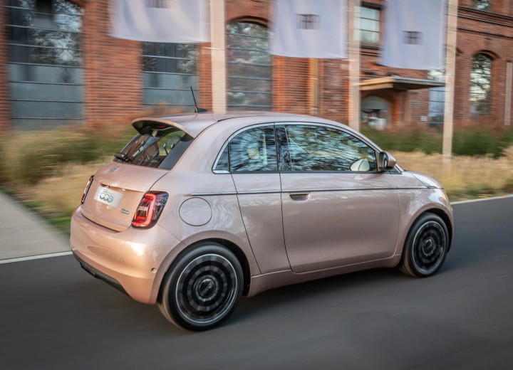 Technical specifications and characteristics for【Fiat 500е】 - picture 3