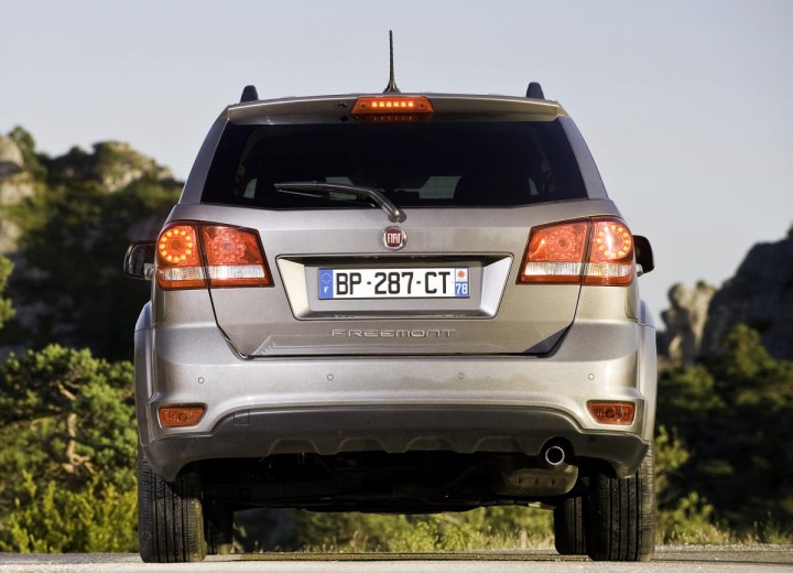 Technical specifications and characteristics for【Fiat Freemont】 - picture 3