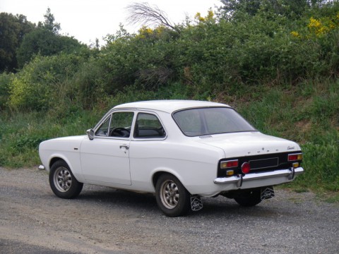 Technical specifications and characteristics for【Ford Escort I (AFH,ATH)】