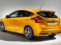 Ford Focus Focus III Hatchback 1.0 EcoBoost (125 Hp) start/stop full technical specifications and fuel consumption