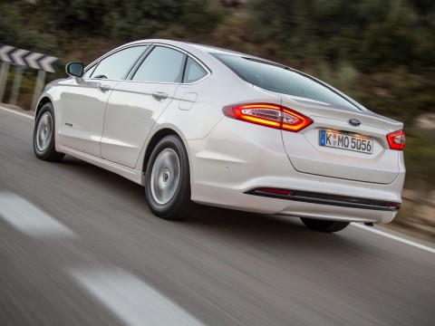 Technical specifications and characteristics for【Ford Mondeo V Sedan】