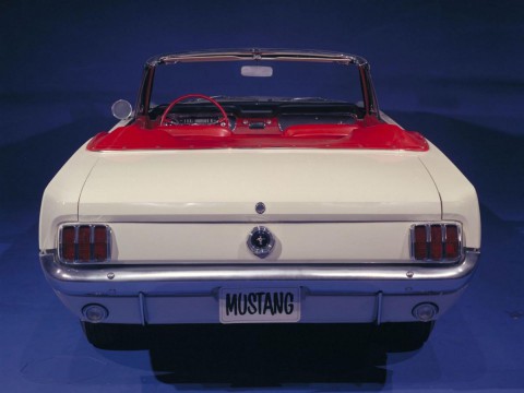 Especificaciones técnicas de Ford Mustang Convertible I