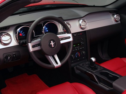 Technische Daten und Spezifikationen für Ford Mustang Convertible V