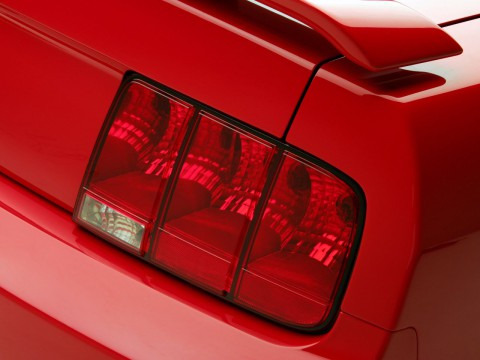 Технические характеристики о Ford Mustang Convertible V