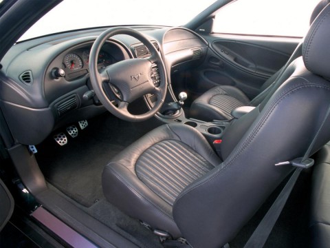 Especificaciones técnicas de Ford Mustang IV