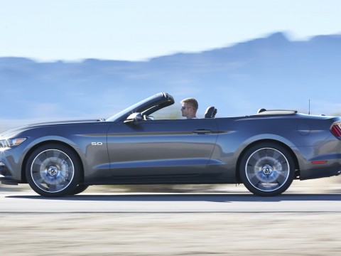 Technical specifications and characteristics for【Ford Mustang VI Cabriolet】