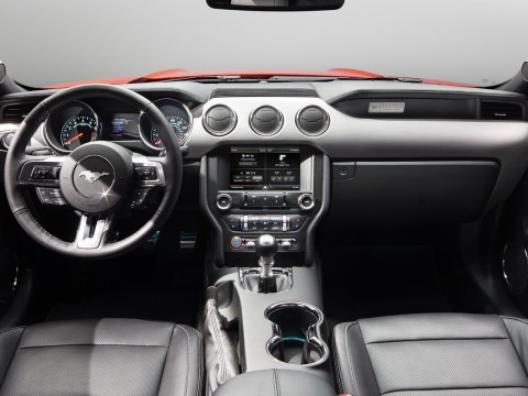 Especificaciones técnicas de Ford Mustang VI Cabriolet