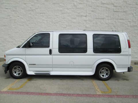 Technical specifications and characteristics for【GMC Savana】