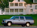 GMC Suburban Suburban 5.7 V8 (200 Hp) full technical specifications and fuel consumption