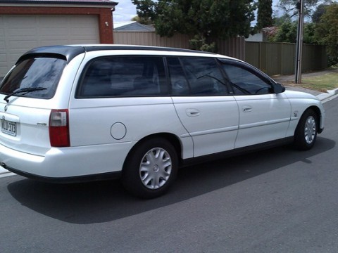 Technical specifications and characteristics for【Holden Commodore Wagon (VT)】