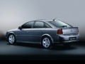 Holden Vectra Vectra Hatcback (B) 2.0 i 16V (136 Hp) full technical specifications and fuel consumption