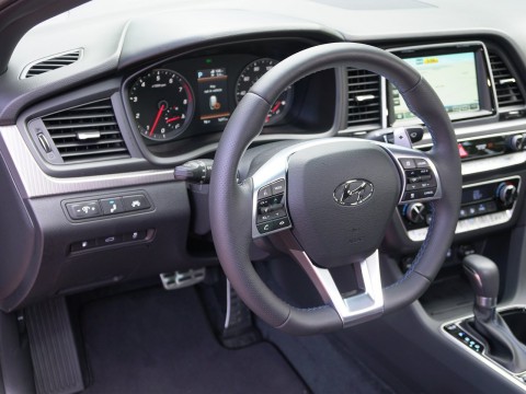 Especificaciones técnicas de Hyundai Sonata VI Restyling
