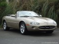 Technical specifications of the car and fuel economy of Jaguar XK 8