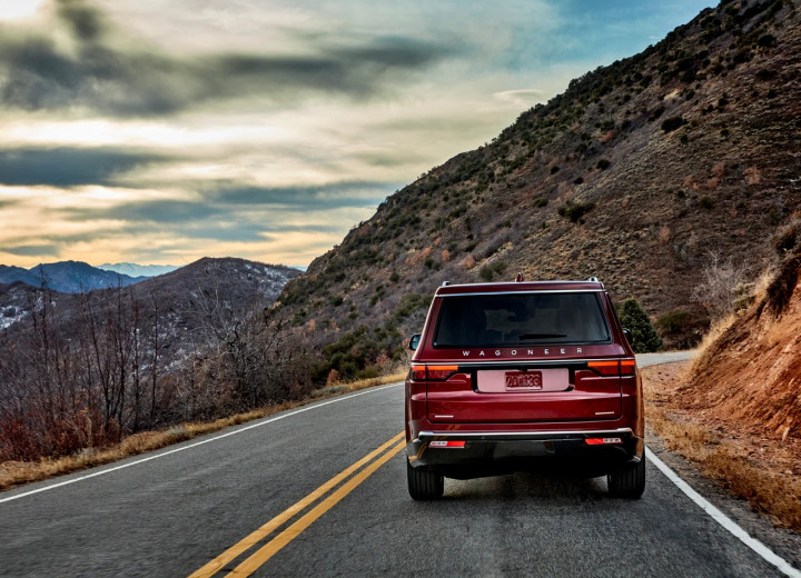Specificații tehnice pentru Jeep Wagoneer - picture 3