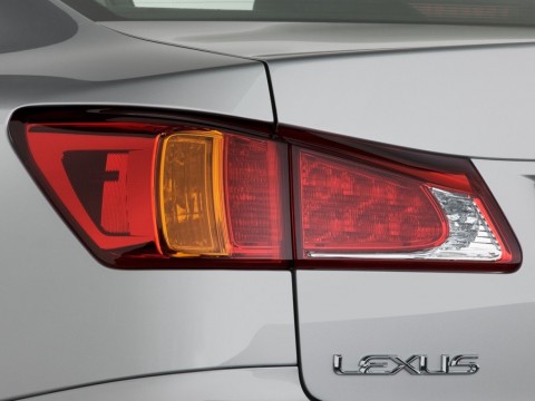 Especificaciones técnicas de Lexus IS II Restyling