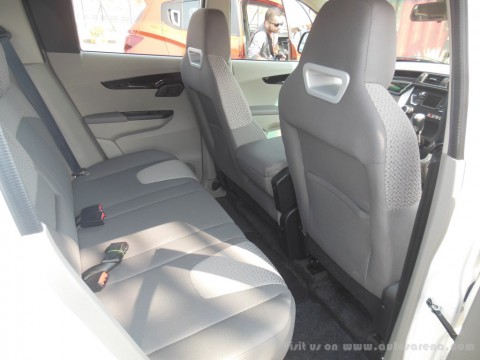 Technical specifications and characteristics for【Mahindra KUV 100】