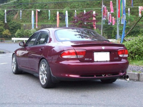 Especificaciones técnicas de Mazda Eunos 500