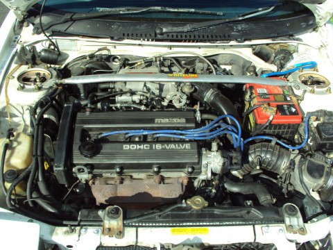 Especificaciones técnicas de Mazda Familia Hatchback