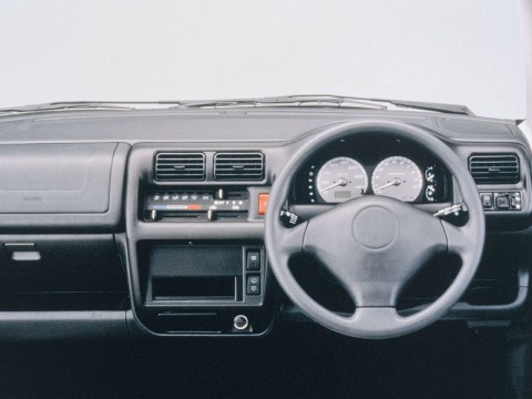 Mazda Laputa teknik özellikleri