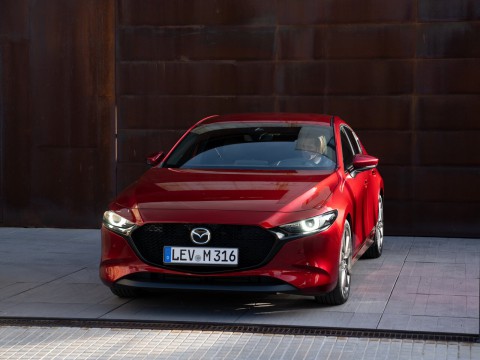 Mazda Mazda 3 IV (BP) Sedan spécifications techniques et consommation de  carburant — AutoData24.com
