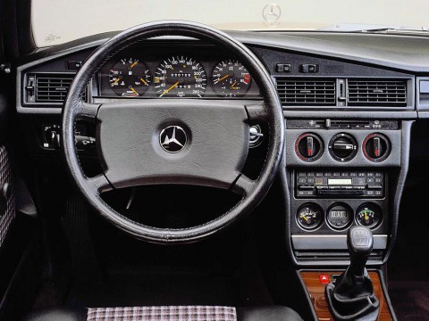 Especificaciones técnicas de Mercedes-Benz 190 (W201)