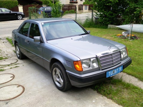 Technical specifications and characteristics for【Mercedes-Benz 250 (W124)】
