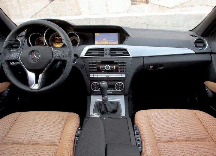 Mercedes Benz C Klasse W4 Technical Specifications And Fuel Consumption Autodata24 Com