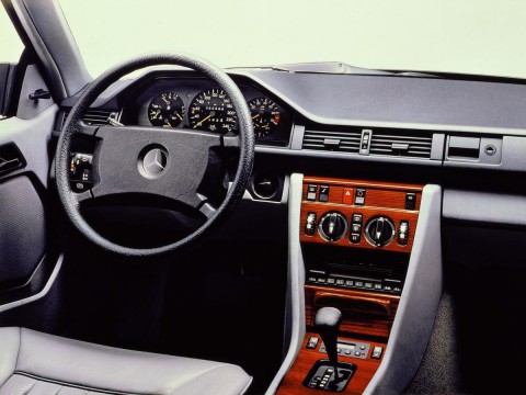 Mercedes-Benz E-klasse Coupe (C124) teknik özellikleri