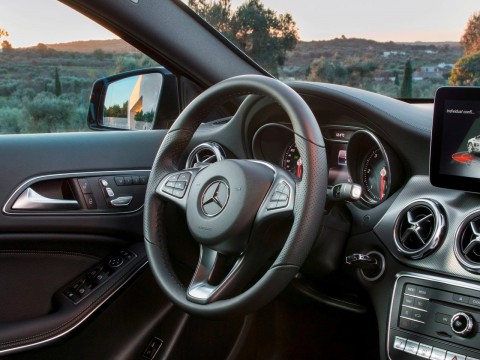 Caratteristiche tecniche di Mercedes-Benz GLA-klasse (X156) Restyling